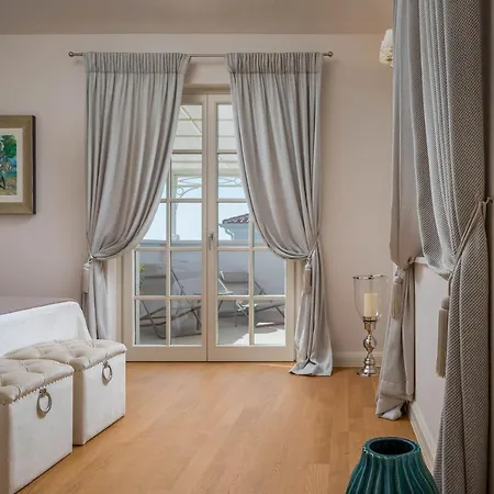 Vabriga Sleeps 8 With Pool Air Con And Wifi Villa *